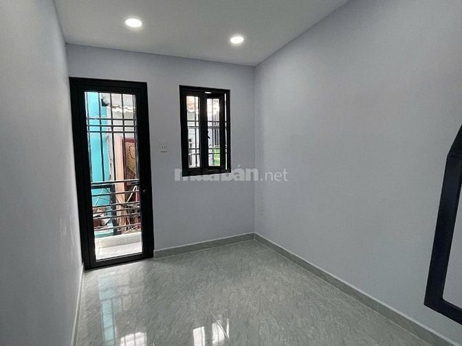 Bán Nhà cách HXH 40m : Lạc Long Quân P.10 Q.Tân Bình -dt:20m2 lững 1L