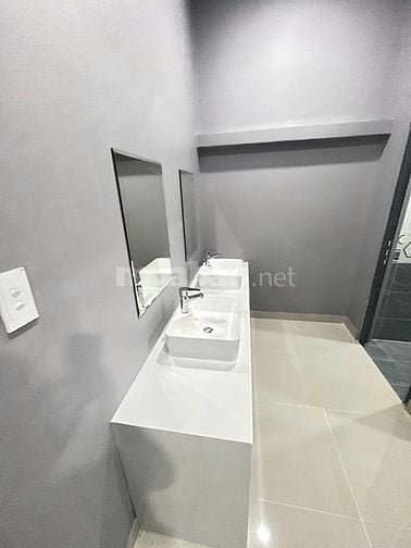 Cần bán nhà - lộ giới lớn đường Lê Đức Thọ
