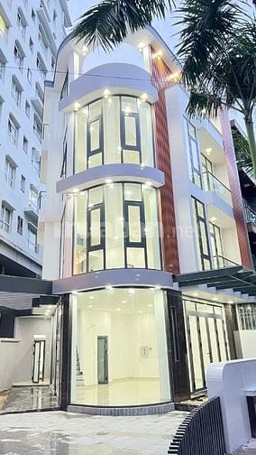 Cần bán nhà - lộ giới lớn đường Lê Đức Thọ