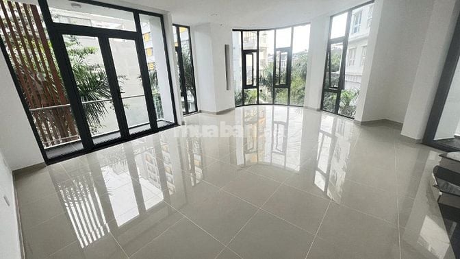 Cần bán nhà - lộ giới lớn đường Lê Đức Thọ