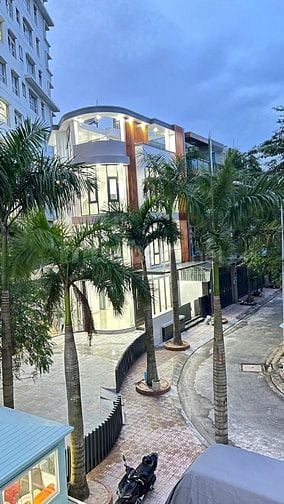 Cần bán nhà - lộ giới lớn đường Lê Đức Thọ