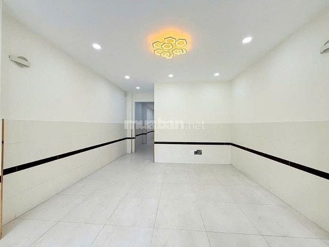 NHÀ TRỐNG 1T1L2L 64m2 MẶT TIỀN CƯ XÁ BẮC HẢI, Đ. CỬU LONG P15 Q10 SHR
