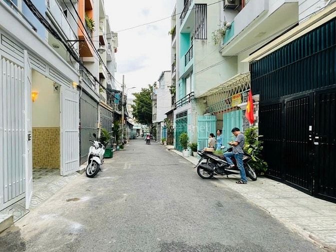 Tôi cần bán gấp nhà 4x15m Nguyễn Xí, Phường 26, Bình Thạnh, sổ riêng