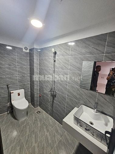 Cho thuê nhà đẹp DT 30m x 5T Full đồ ở Gần Phố Chùa Quỳnh