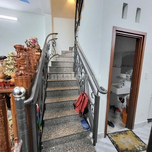 Bán Nhà Riêng 3 Lầu ,Ngang Rộng 9m Nở Hậu ,Đ.Huỳnh Tấn Phát Q.7