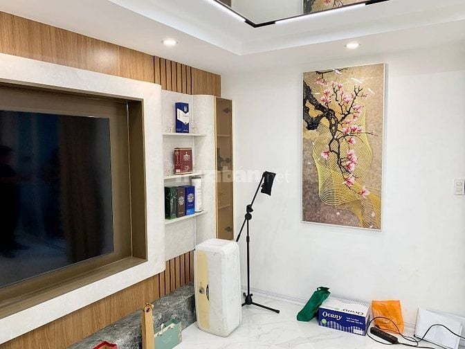 BÁN NHÀ PHỐ VÕNG THỊ – VỊ TRÍ ĐẸP NHẤT PHỐ – 10 TẦNG THANG MÁY GIÁ 52 