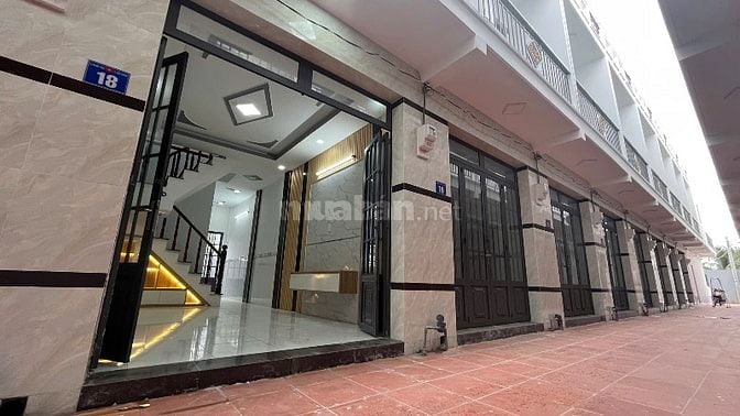 Nhà 1 Trệt 1 Lầu Gần Chợ Bình Chánh Vài Phút