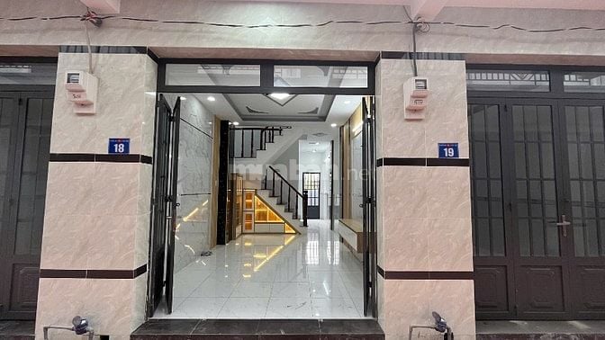 Nhà 1 Trệt 1 Lầu Gần Chợ Bình Chánh Vài Phút