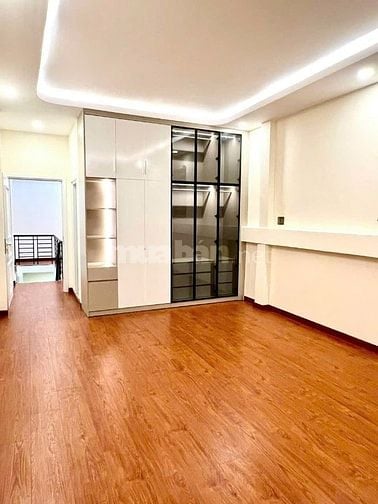 Cho thuê  gấp nhà  2MT hiếm Phan Xích Long P.16 Quận 11, 25trieu/thang
