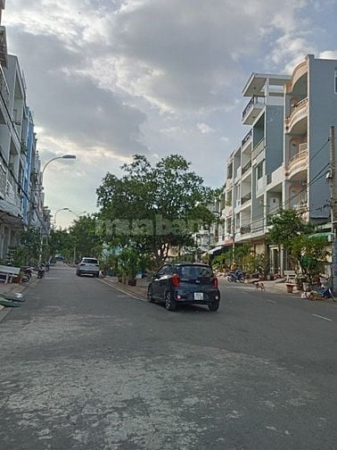 Chỉ 13 tỷ !! Nhà MT Bình Phú 2, F.10, Q. 6 ngang 5m – đối diện c.viên