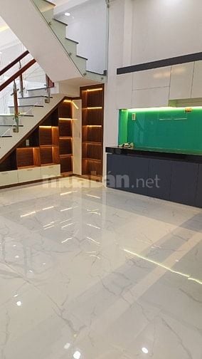 Cần Bán Nhà 1 Trệt 1 lầu (5x20), Giá chỉ 1 tỷ 050 triệu, gần chợ Bình