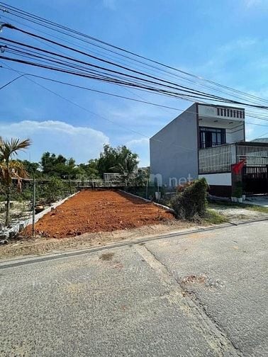 Bán gấp lô đất full thổ cư mt Ngã Tư Tân Quy Củ Chi diện tích 182m2 sh