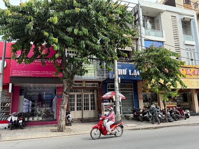 Cho thuê nhà mặt tiền ngang 8,2m địa chỉ 1076-1078 ng Ảnh Thủ - Trung 