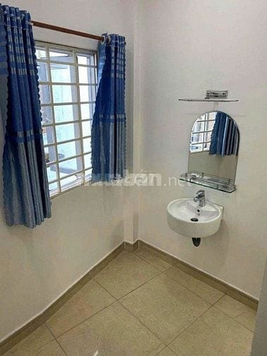 Cho thuê nhà hẻm 3m (3 gác) Nguyễn Đình Chiểu, P.2, Q.3 giá 12tr