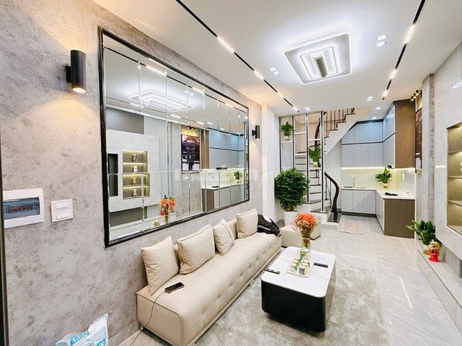 NHÀ ĐẸP, Ô TÔ VÀO NHÀ PHỐ PHÙNG CHÍ KIÊN