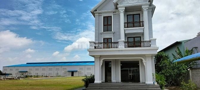 Cho thuê nhà xưởng mới 100%, mặt tiền Quốc lộ 1A, Bến Lức, Long An