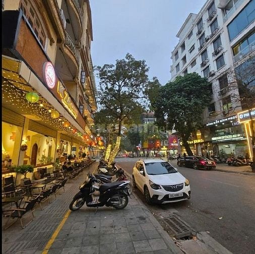 BÁN ĐẤT PHỐ HUẾ Ô TÔ TRÁNH 2 THOÁNG, 121M2, MT 8M, 58 TỶ