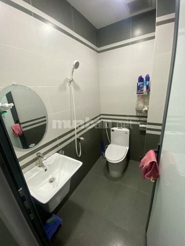 Cho thuê nhà nguyên căn mới trong khu dân cư đông đúc