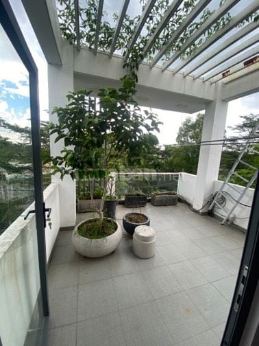 Cho thuê nhà nguyên căn mới trong khu dân cư đông đúc