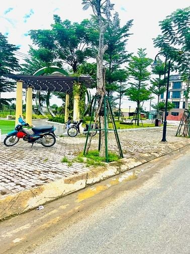 Nền đất 163m2 Đối diện VinGroup-Sát trường Học THPT Hậu Nghĩa-Thổ Full