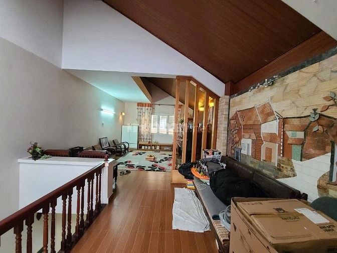 bán nhà phố Làng Việt Kiều 77m2 giá chỉ nhỉnh 26 tỷ, ô tô tránh 