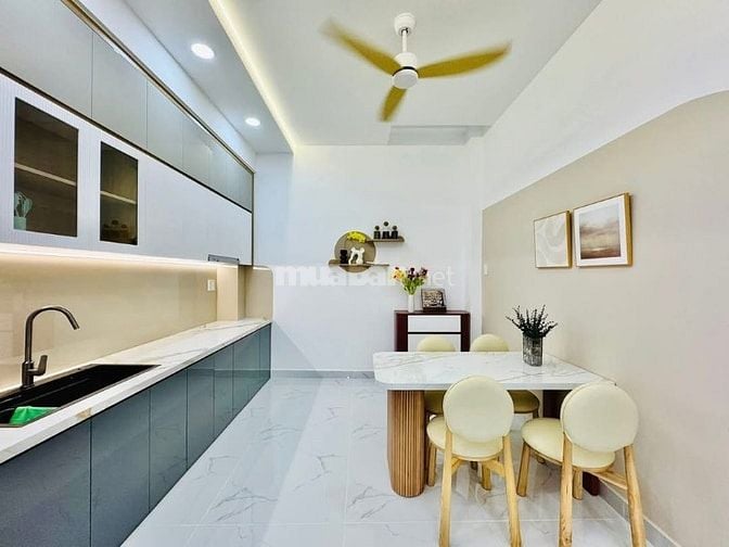 Đi nước ngoài định cư bán gấp nhà ở đường Tháp Mười, phường 2, quận 6,