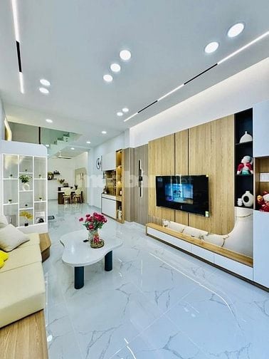 Đi nước ngoài định cư bán gấp nhà ở đường Tháp Mười, phường 2, quận 6,
