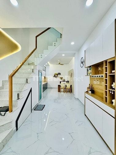 Đi nước ngoài định cư bán gấp nhà ở đường Tháp Mười, phường 2, quận 6,
