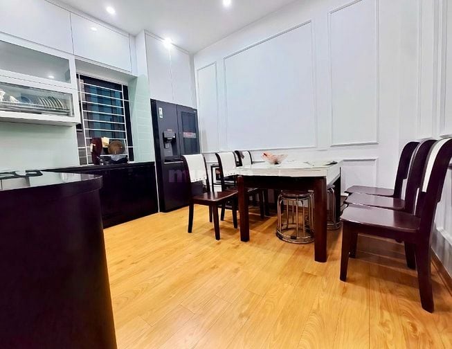 Bán nhà ngõ 10 Láng Hạ 41m2x5T, lô góc,kinh doanh,ngõ thông,giá 14.8tỷ