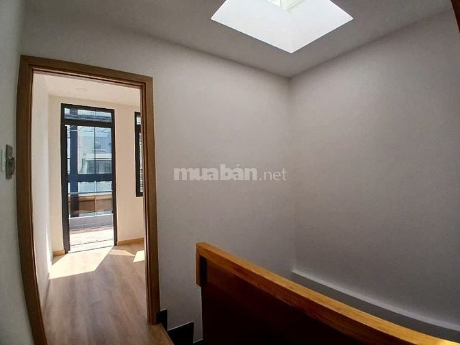 Bán nhà ngay CHỢ - hẻm 139 Trần Đình Xu Quận 1 ngà 2 lầu 4pn 2 mặt tiề