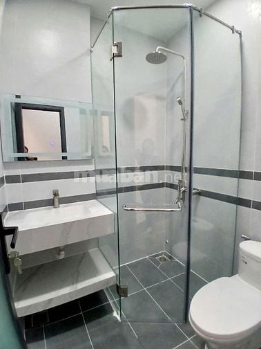 Bán nhà ngay CHỢ - hẻm 139 Trần Đình Xu Quận 1 ngà 2 lầu 4pn 2 mặt tiề