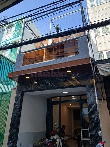 Bán nhà ngay CHỢ - hẻm 139 Trần Đình Xu Quận 1 ngà 2 lầu 4pn 2 mặt tiề