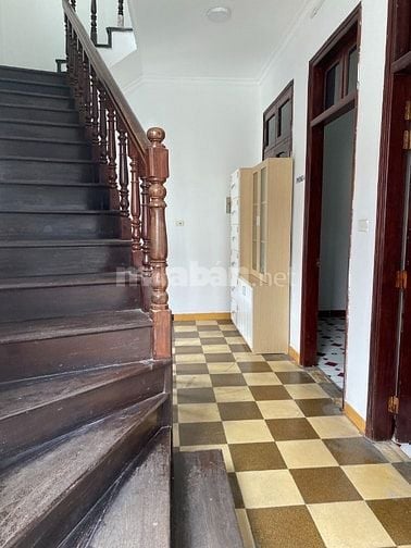 Cho thuê nhà mặt phố 94 Phạm Ngọc Thạch, 79 m2, mặt tiền 7m