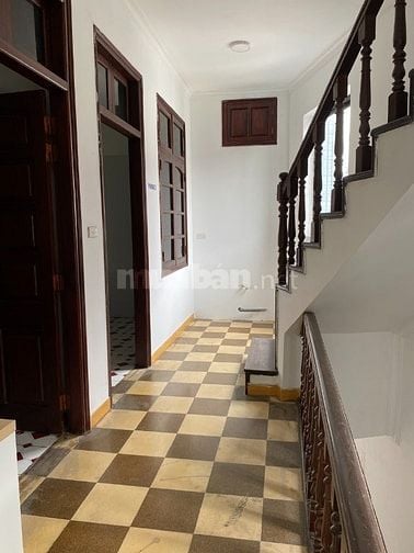 Cho thuê nhà mặt phố 94 Phạm Ngọc Thạch, 79 m2, mặt tiền 7m