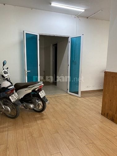 Cho thuê nhà mặt phố 94 Phạm Ngọc Thạch, 79 m2, mặt tiền 7m