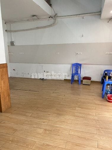 Cho thuê nhà mặt phố 94 Phạm Ngọc Thạch, 79 m2, mặt tiền 7m