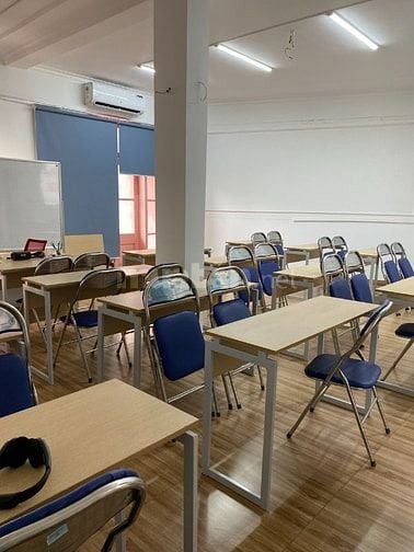 Cho thuê nhà mặt phố 94 Phạm Ngọc Thạch, 79 m2, mặt tiền 7m