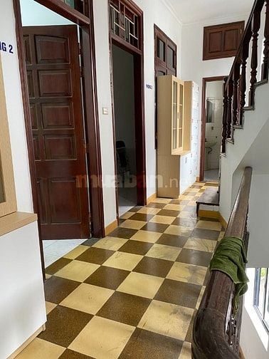 Cho thuê nhà mặt phố 94 Phạm Ngọc Thạch, 79 m2, mặt tiền 7m
