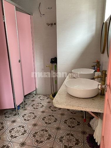 Cho thuê nhà mặt phố 94 Phạm Ngọc Thạch, 79 m2, mặt tiền 7m