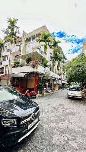 Cho thuê nhà khu đô thị Yên Hoà, Cầu Giấy, 90m2, lô góc 