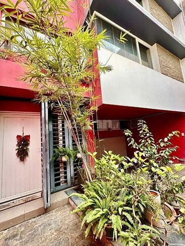 Cho thuê Biêt thự Cộng Hoà, P.4, Q. TB. 8x20m. Hầm 4L. Giá 75tr