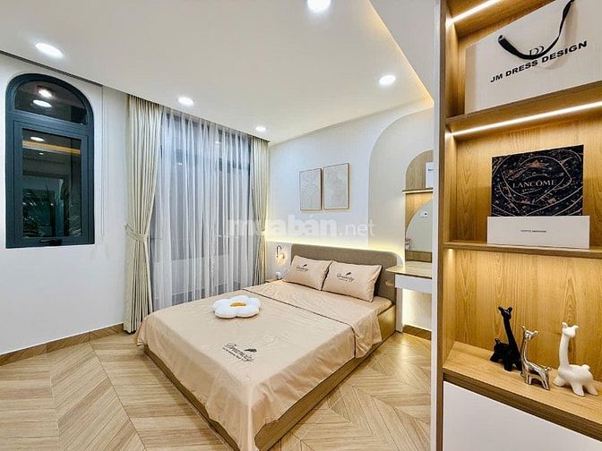 CẦN BÁN RẤT GẤP NHÀ MỚI ĐẸP ĐÚC 3LẦU MỚI XÂY FULL NỘI THẤT GIÁ MỀM
