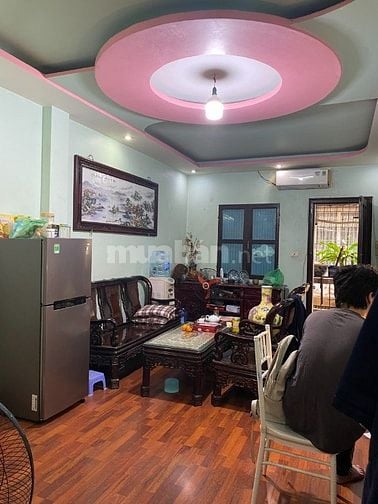 Bán nhà 412 G2 tập thể Thái Thịnh, tầng 4, 33,1 m2, hướng Đông Nam