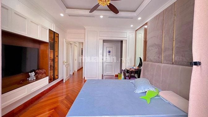 Bán căn Lô góc mái vòm Dt 120m - Golden Palm,có slot ô tô.Giá 10.5 tỷ 