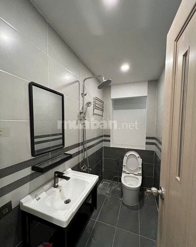 Nhà Đẹp Huỳnh Tấn Phát Ngang 5m – 2 lầu – 3 phòng – sổ hồng riêng Dưới