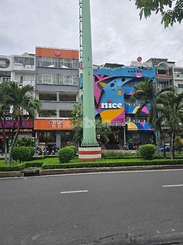 Cho thuê nhà DT 8x16m, 1 trệt, 4 lầu, mặt tiền Phan Xích Long