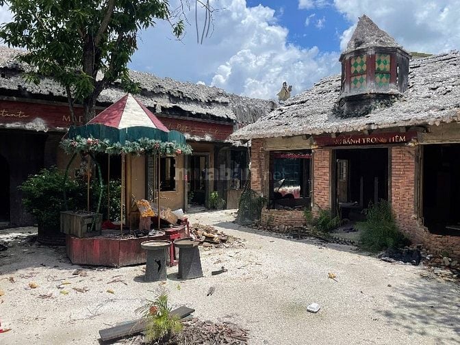Cho thuê khuôn viên kinh doanh gần 1000m2 ngay trung tâm Biên Hoà