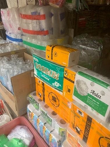 Cửa hàng Bách Hoá gia đình Kim Én cần gấp 2 nam nữ phụ bán và làm kho