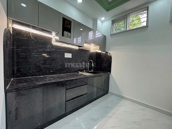 3 tầng đúc BTCT- Âu Dương Lân P.3, Q.8 gần trường Khánh Bình SHR 