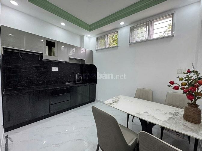 3 tầng đúc BTCT- Âu Dương Lân P.3, Q.8 gần trường Khánh Bình SHR 